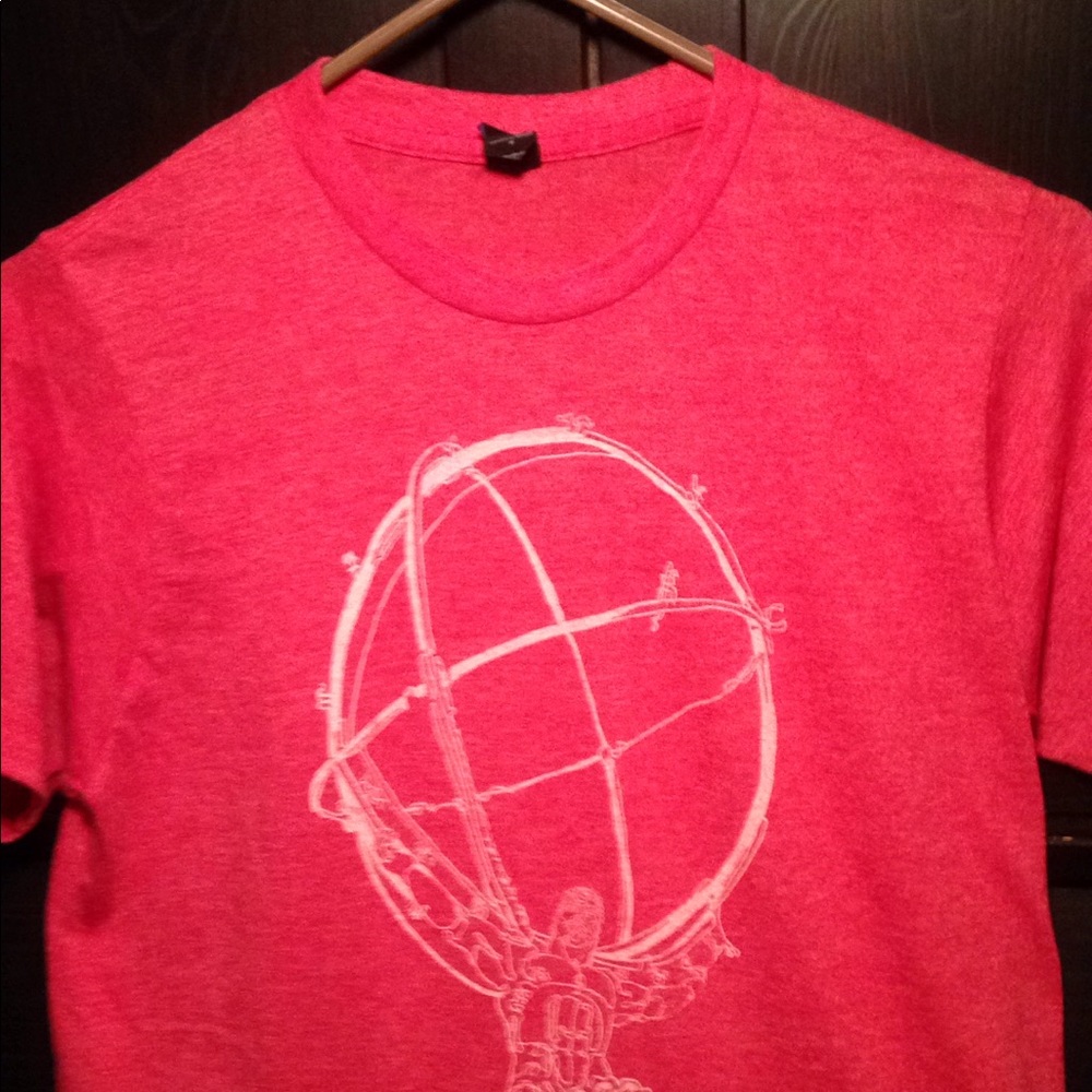 Atlas graphic tee in red